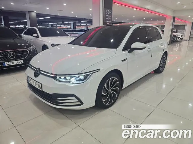 Volkswagen Golf 2023 — photo 1