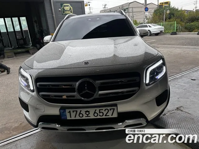 Mercedes-Benz GLB-Class 2022 — photo 1