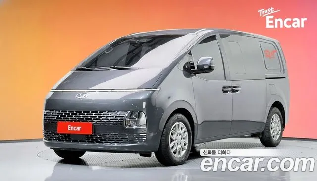 Hyundai Staria 2022 — photo 1