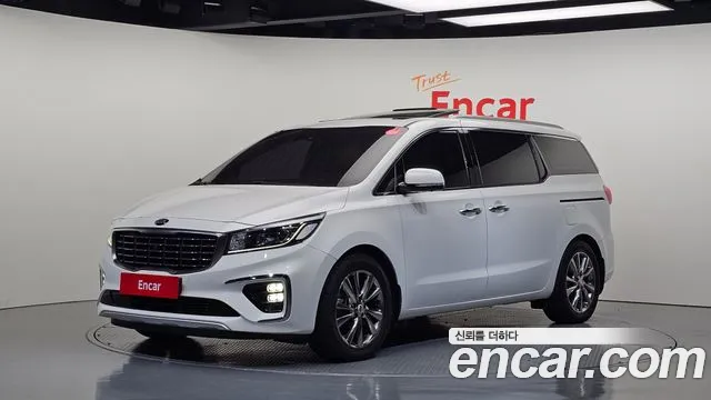 Kia Canival 2019 — photo 1