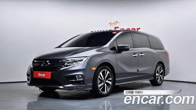 Honda Odyssey 2018 — photo 1