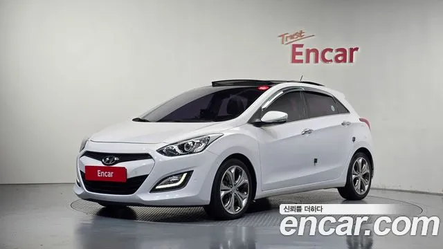 Hyundai i30 2012 — photo 1