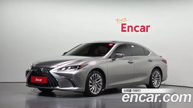 Lexus ES 2023 — photo 1