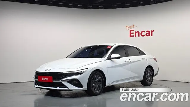 Hyundai AVANTE 2024 — photo 1