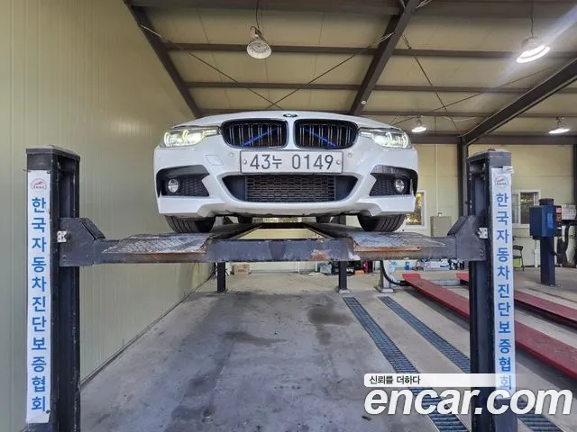 BMW 3-Series 2017 — photo 1