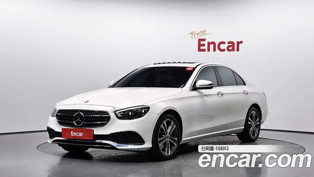 Mercedes-Benz E-Class 2022 — photo 1