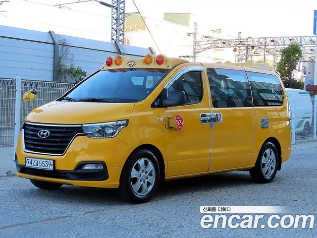 Hyundai Starex 2019 — photo 1