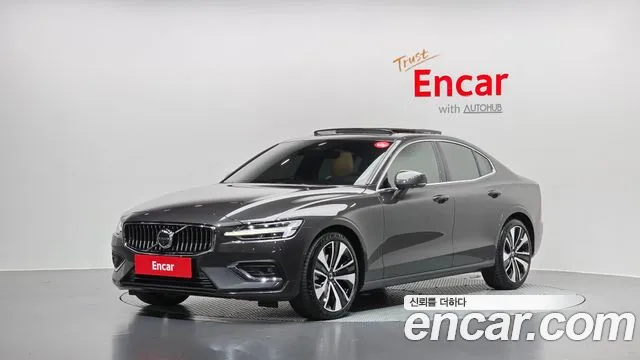 Volvo S60 2024 — photo 1