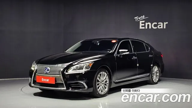 Lexus LS 2016 — photo 1