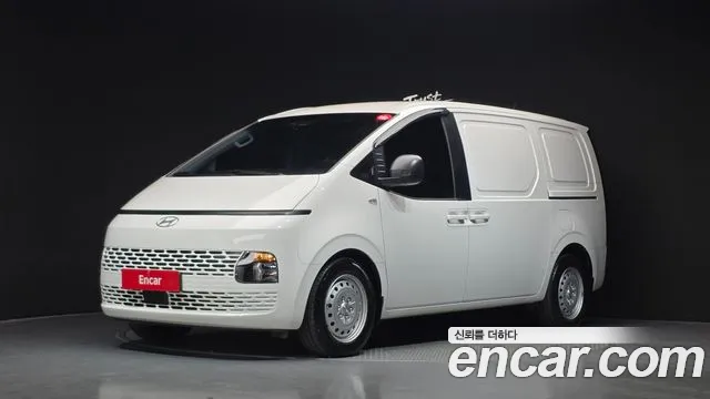 Hyundai Staria 2025 — photo 1