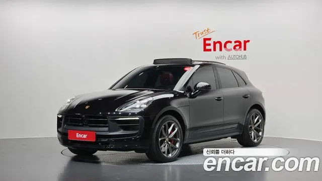 Porsche Macan 2023 — photo 1