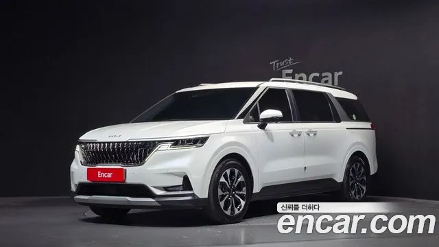 Kia Canival 2023 — photo 1