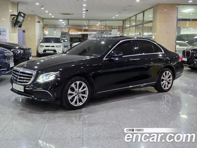 Mercedes-Benz E-Class 2020 — photo 1