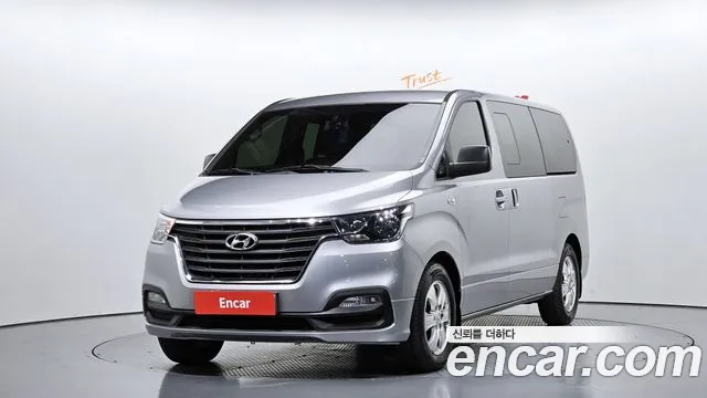 Hyundai Starex 2019 — photo 1