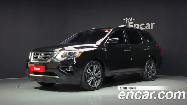 Nissan Pathfinder 2017 — photo 1