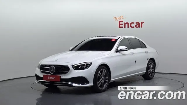 Mercedes-Benz E-Class 2023 — photo 1