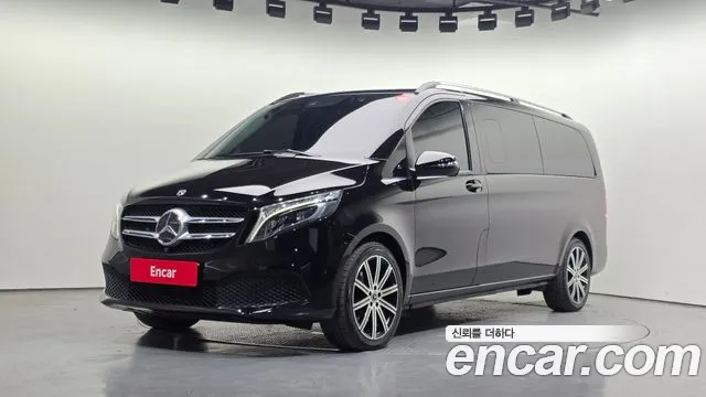 Mercedes-Benz V-Class 2021 — photo 1