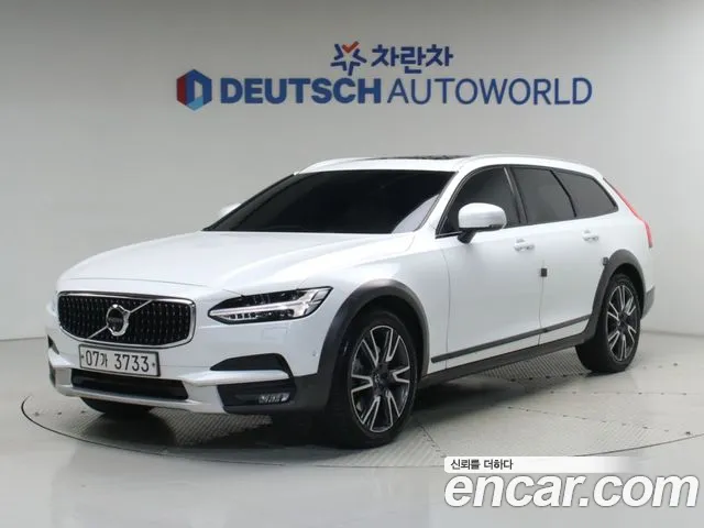 Volvo V90 2019 — photo 1