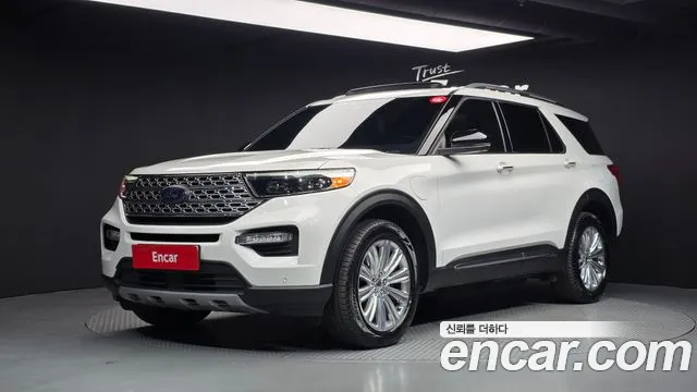 Ford Explorer 2020 — photo 1