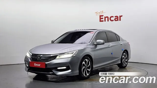 Honda Accord 2017 — photo 1