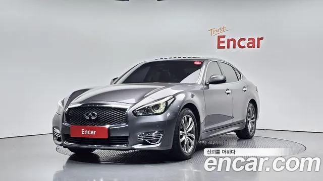 Infiniti Q70 2017 — photo 1