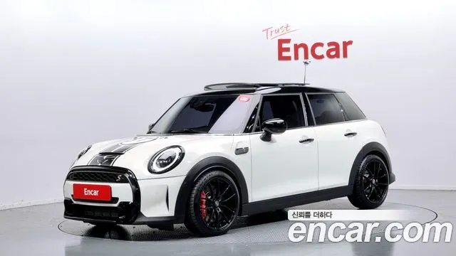 Mini Cooper 2022 — photo 1