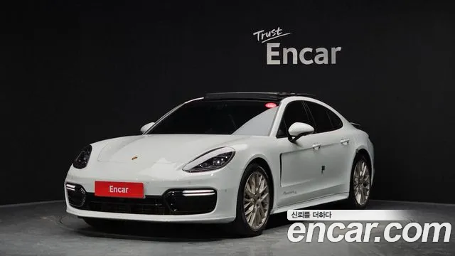 Porsche Panamera 2020 — photo 1