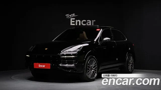 Porsche Cayenne 2021 — photo 1