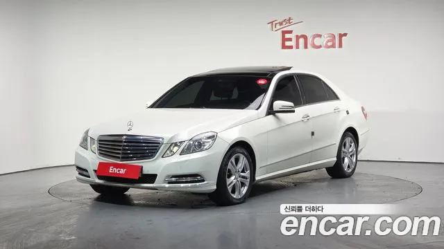Mercedes-Benz E-Class 2012 — photo 1