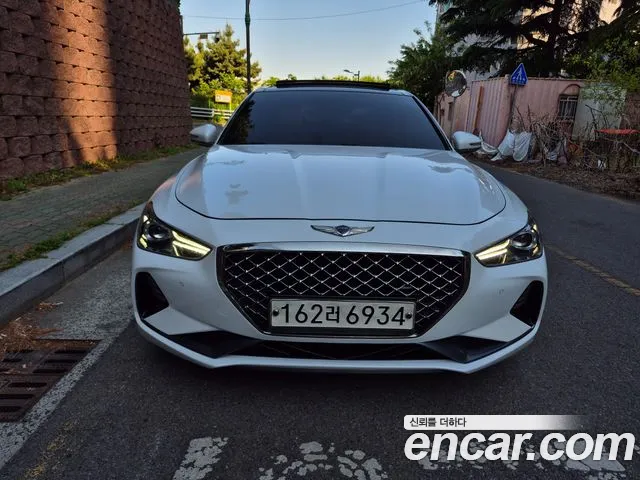 Genesis G70 2018 — photo 1