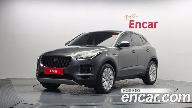 Jaguar E-PACE 2018 — photo 1