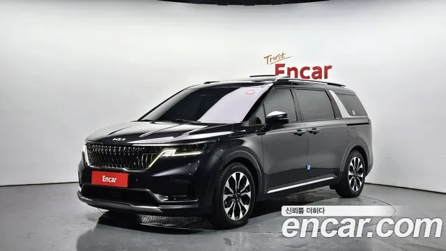 Kia Canival 2023 — photo 1
