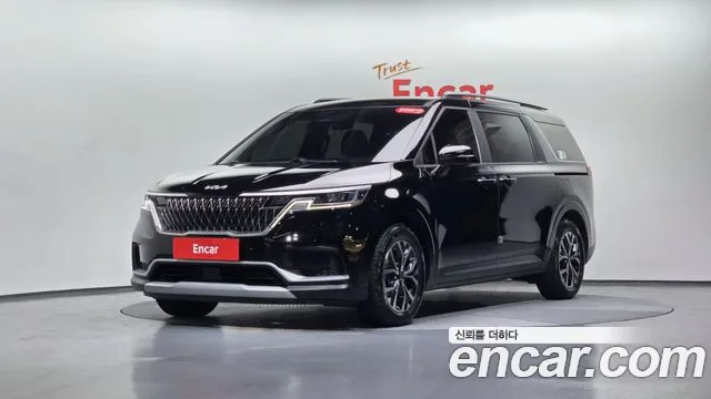 Kia Canival 2023 — photo 1