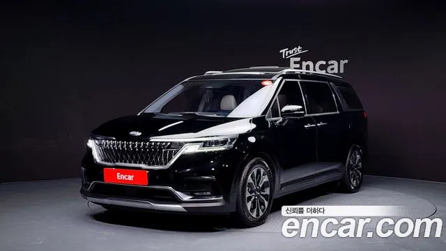 Kia Canival 2021 — photo 1