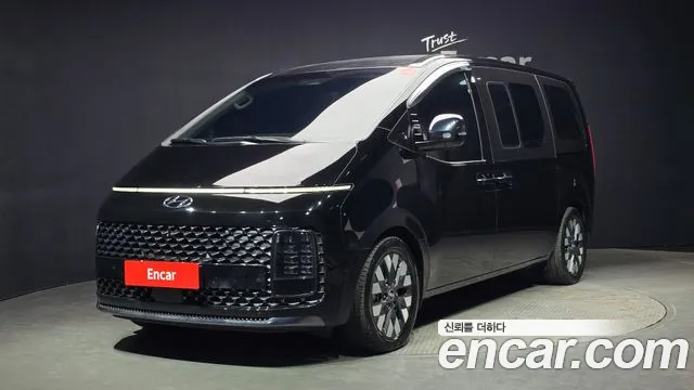 Hyundai Staria 2023 — photo 1