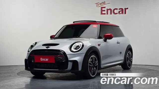 Mini Cooper 2021 — photo 1