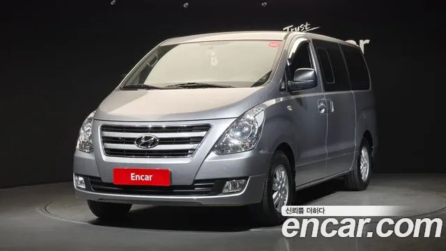 Hyundai Starex 2017 — photo 1