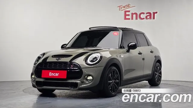 Mini Cooper 2019 — photo 1