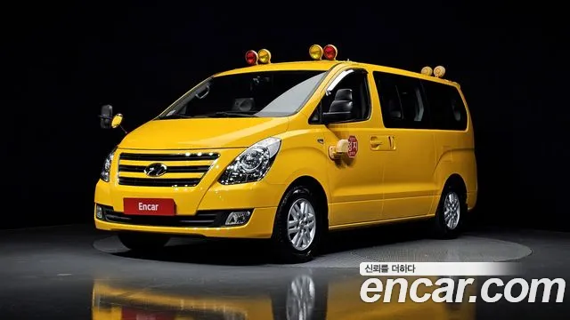 Hyundai Starex 2017 — photo 1