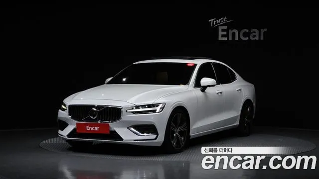 Volvo S60 2021 — photo 1
