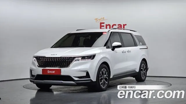 Kia Canival 2022 — photo 1