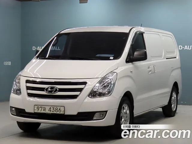 Hyundai Starex 2017 — photo 1