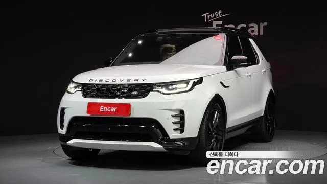 Land Rover Discovery 2024 — photo 1