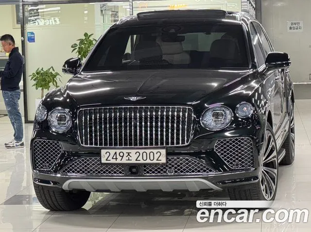 Bentley Bentayga 2024 — photo 1