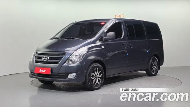 Hyundai Starex 2018 — photo 1