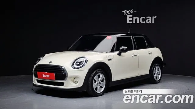 Mini Cooper 2019 — photo 1