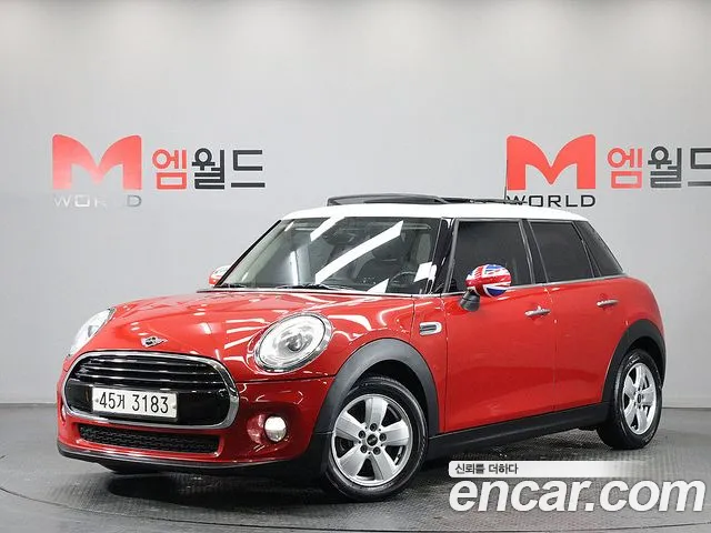 Mini Cooper 2015 — photo 1
