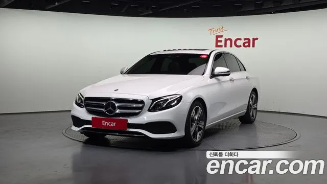 Mercedes-Benz E-Class 2020 — photo 1