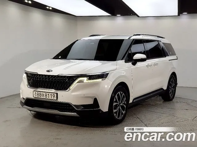 Kia Canival 2021 — photo 1
