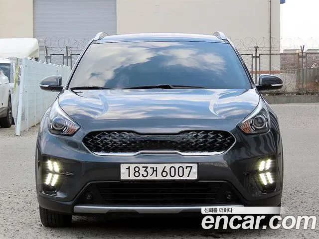 Kia Niro 2022 — photo 1